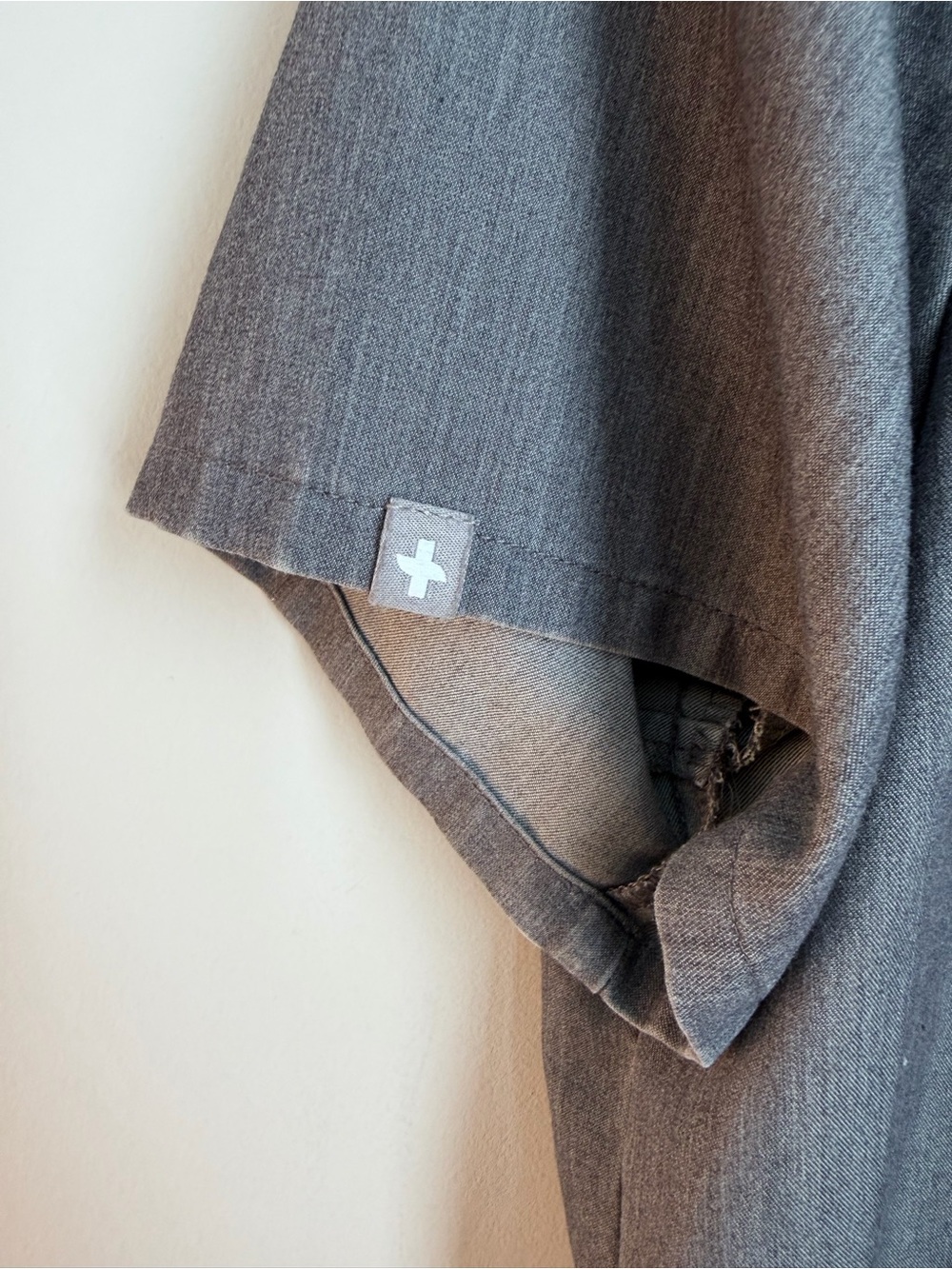 FIGS Technical Collection Scrub Set Gray Heather Women’s Top S Pants XS Jogger - Picture 3 of 13